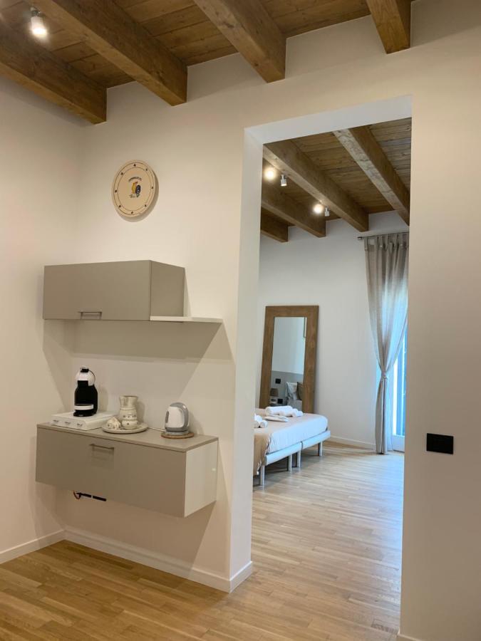 Cattedralflats With Self Check In Apartment Bari Bagian luar foto