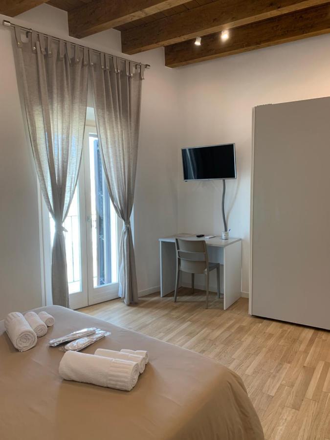 Cattedralflats With Self Check In Apartment Bari Bagian luar foto